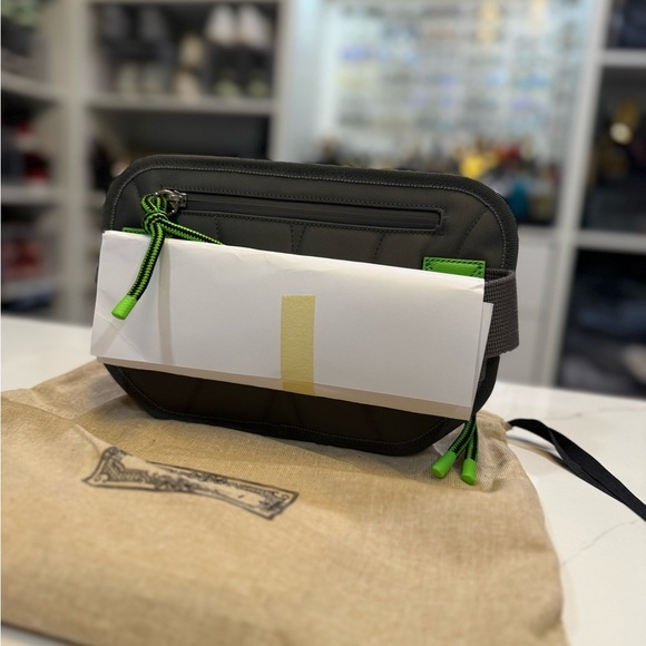 Gucci Nylon Jacquard Red/Green Belt bag - brand new! - Picture 3 of 6